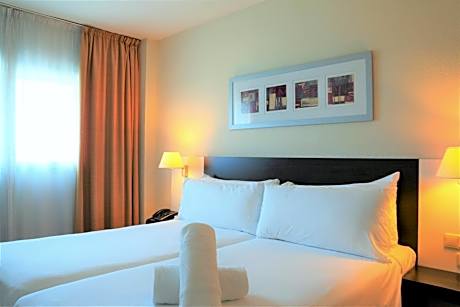 Standard Double Room (1 Adult + 1 Child)