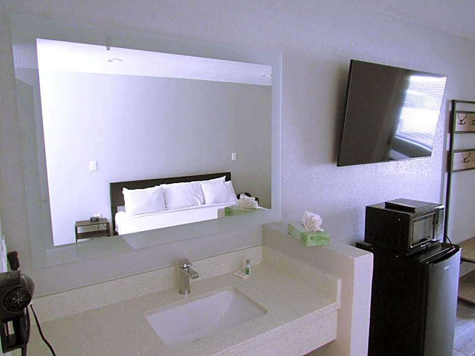 Capri Suites Anaheim