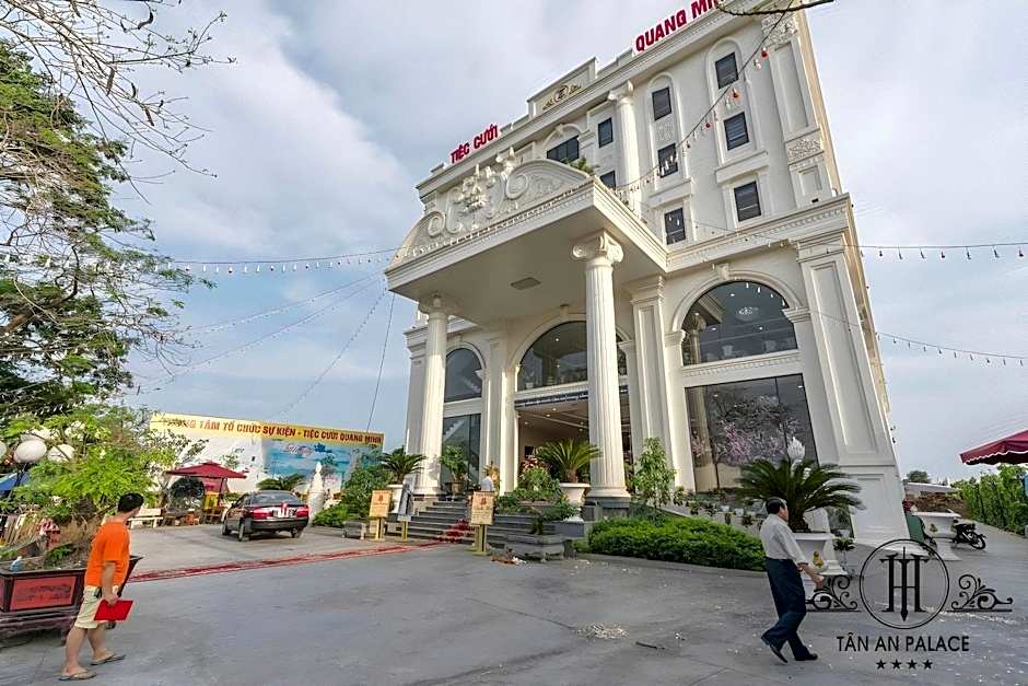Tan An Palace