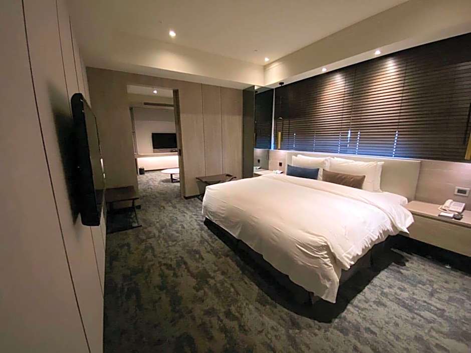 Queena Plaza Hotel