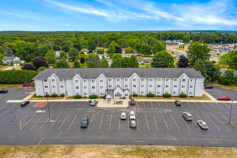 Microtel Inn & Suites by Wyndham Manistee