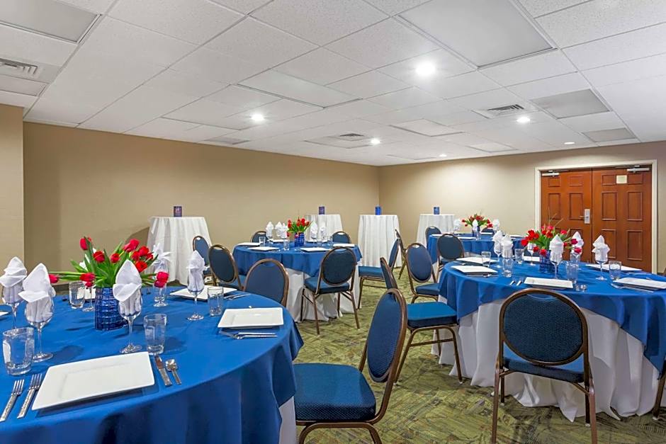 Hawthorn Extended Stay by Wyndham Naples