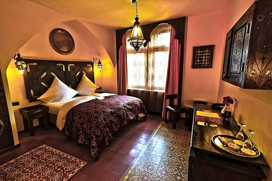 Hotel Villa Oriental & Restaurant                                               