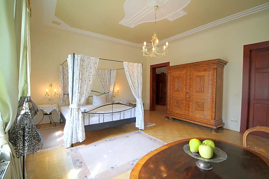 Hotel-Appartement-Villa Ulenburg