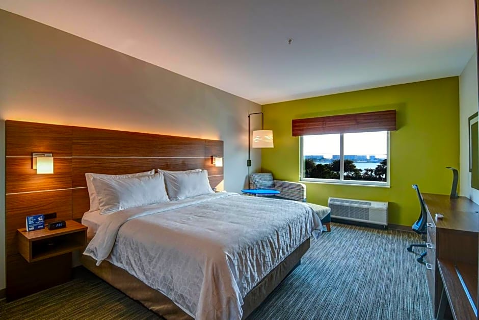 Holiday Inn Express - Fort Walton Beach Central by IHG