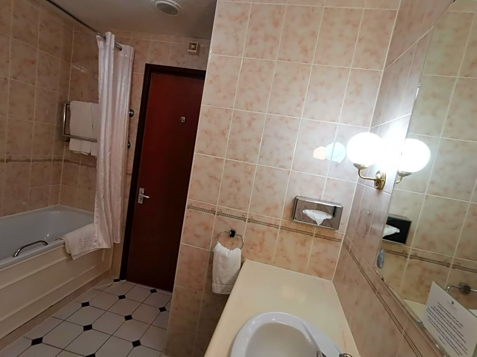 Copthorne Effingham Gatwick Hotel