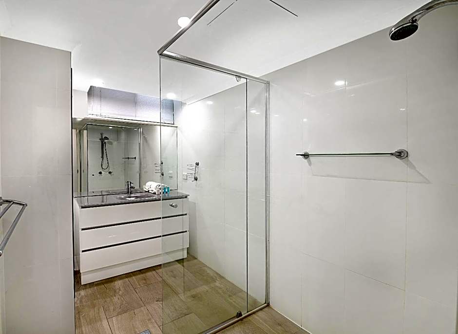 Broadbeach Travel Inn Apartments