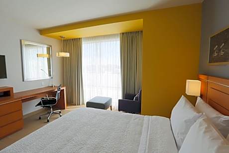 Queen Room - Non-Smoking