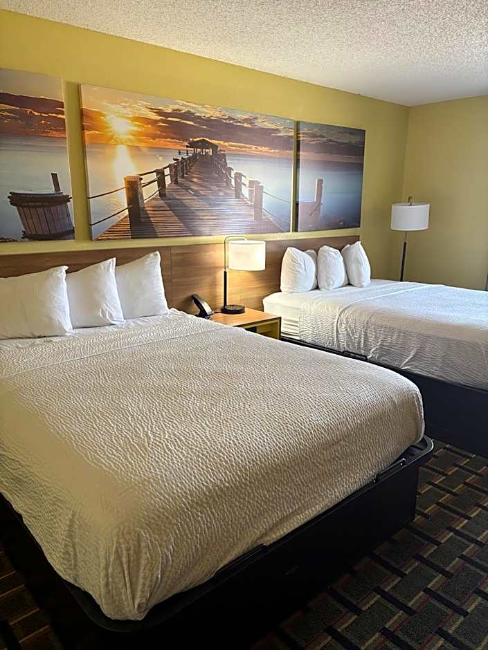 Days Inn by Wyndham Park City Kansas