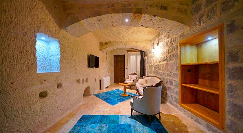 Secret Hill Cave Suites