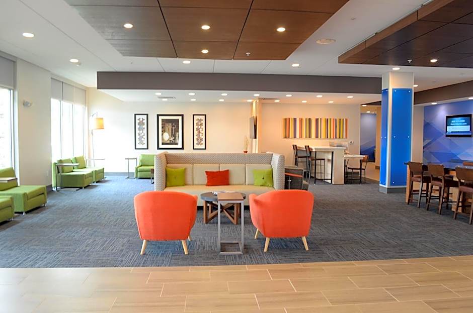 Holiday Inn Express & Suites Charlotte NE - University Area By IHG