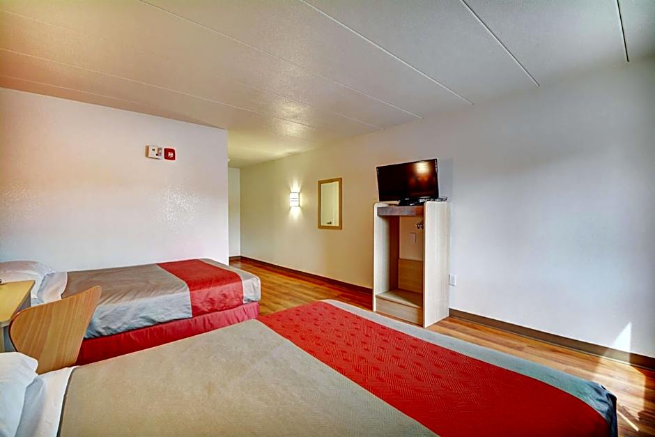 Motel 6-Seekonk, MA - Providence East