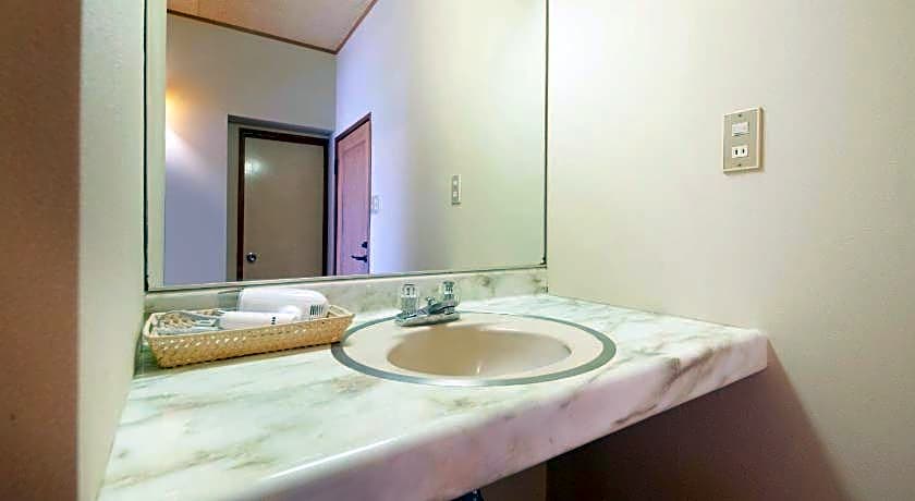 MICASA (Minakami Hot Spring Ryokan)