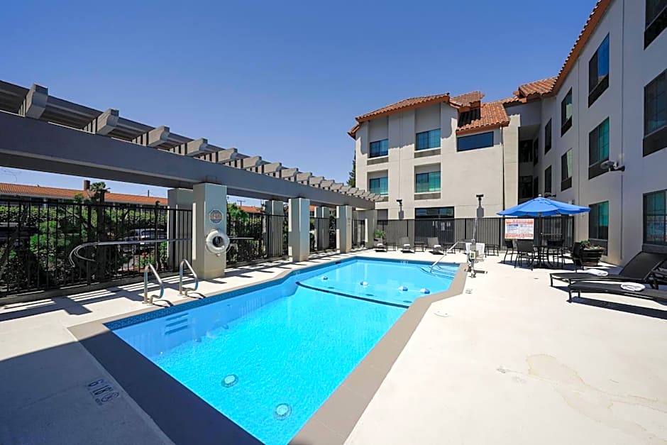 Holiday Inn Express & Suites Santa Clara - Silicon Valley By IHG