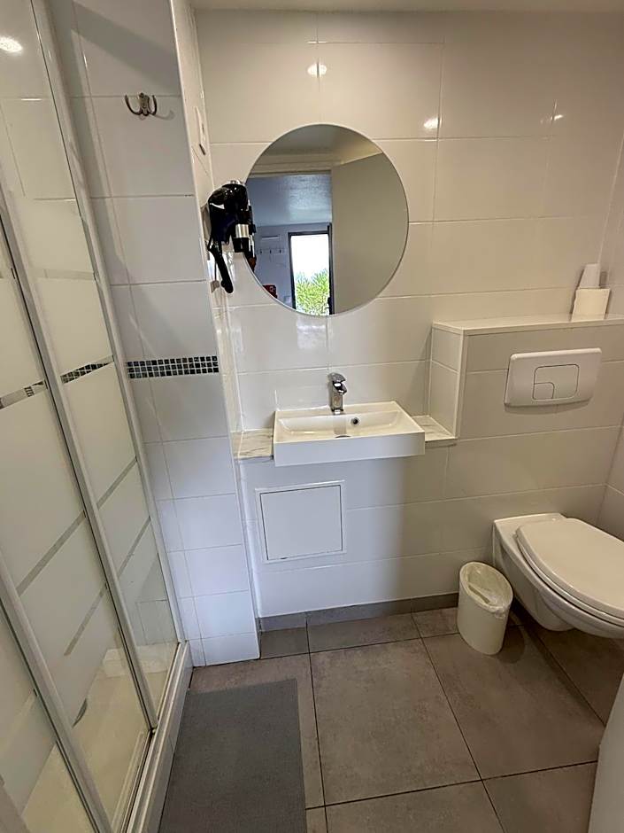 Fasthotel Roissy - Saint-Witz