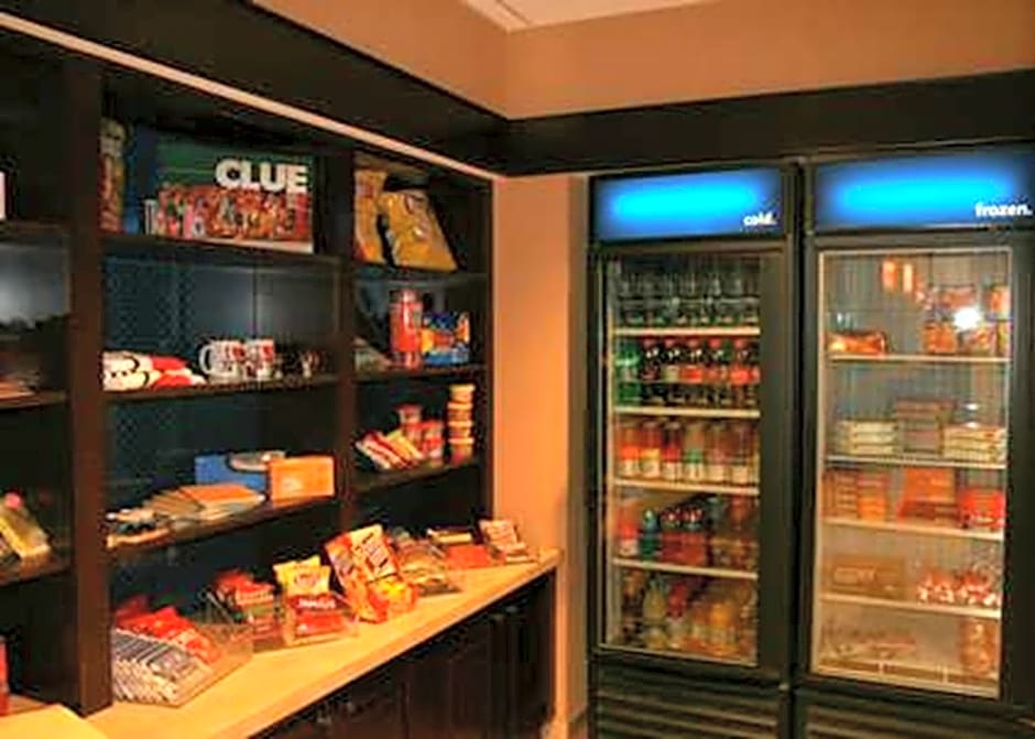 Hampton Inn & Suites Albany-Airport