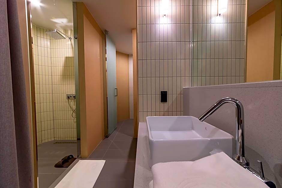 Hound Hotel Haeundae Signature