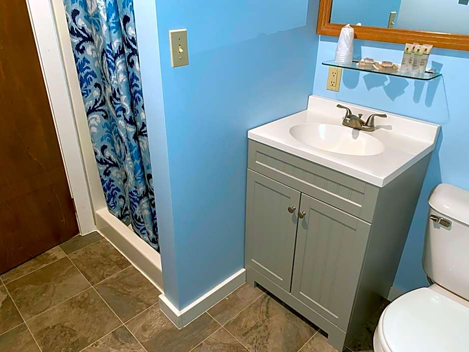 Lake Ontario Motel & Inn