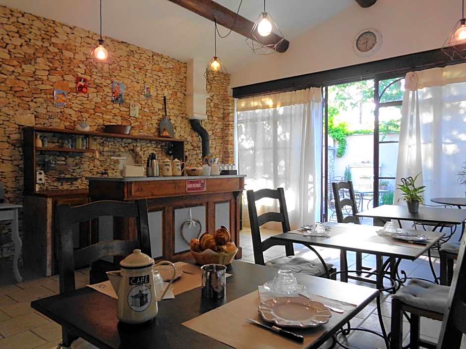 Clos des Lavandes - Chambres et Suites de charme climatisées-Luberon