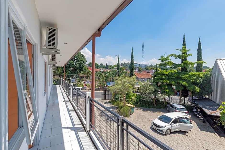 Urbanview Kazanan Setiabudi Bandung