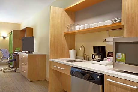 1 King Bed Studio Suite Nonsmoking