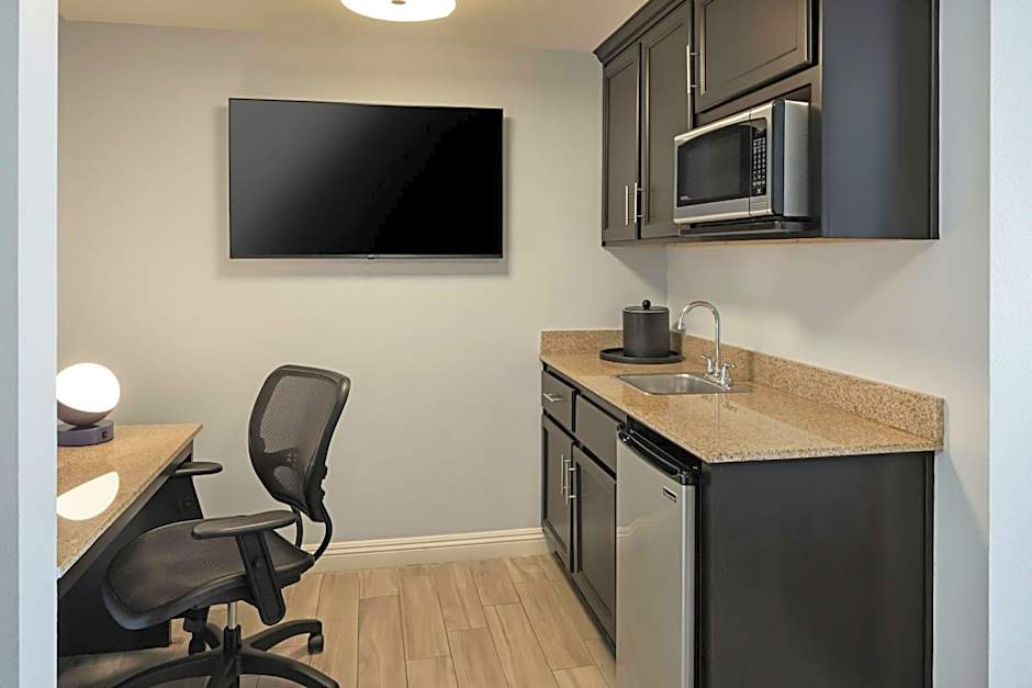 City Express by Marriott Manhattan Beach