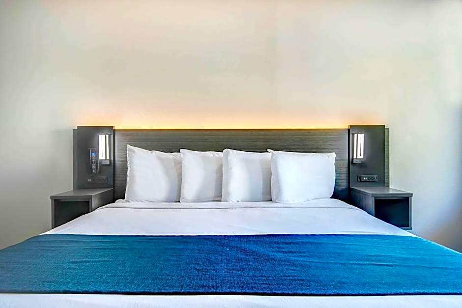 Studio 6-Ocean Springs, MS