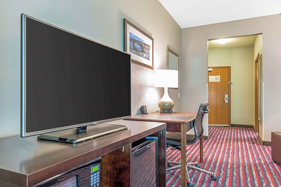 Comfort Suites Fairview Heights