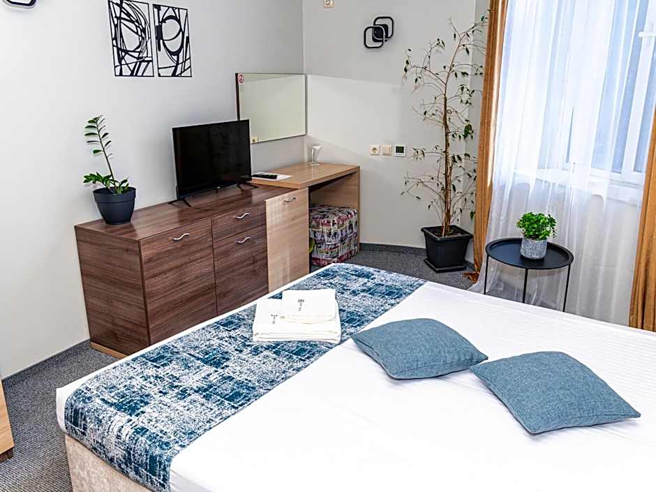 City House Family Hotel & Restaurant