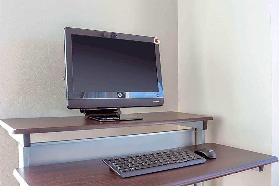 Days Inn by Wyndham Marquette