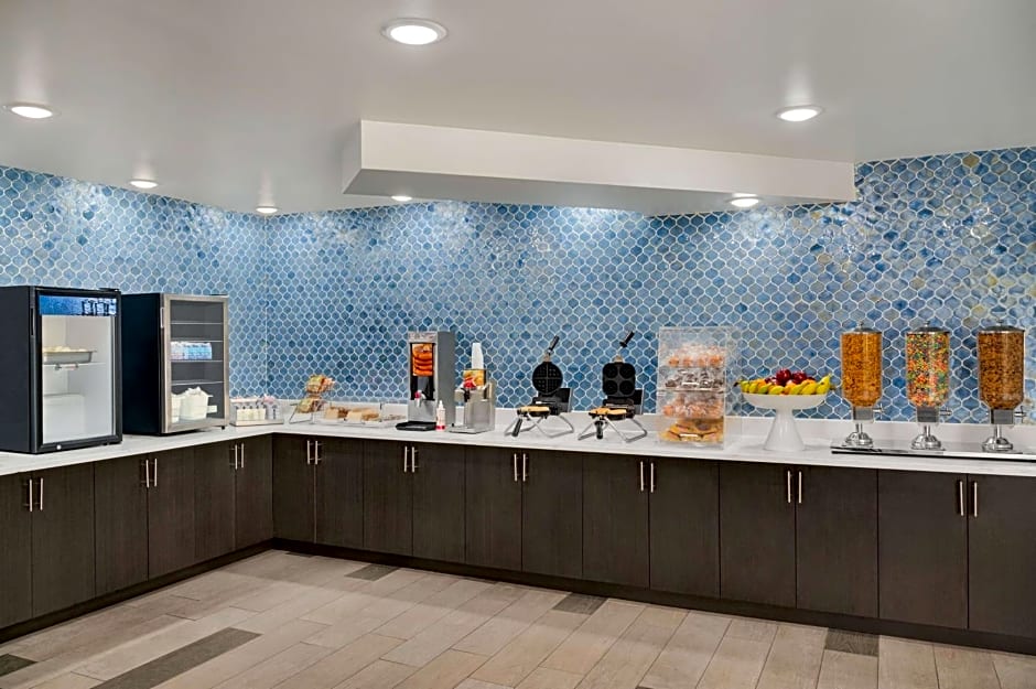 La Quinta Inn & Suites by Wyndham Columbus Airport Reynoldsburg