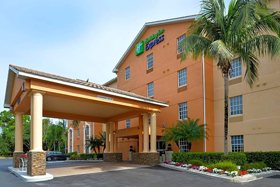 Holiday Inn Express Hotel & Suites Bonita Springs By IHG