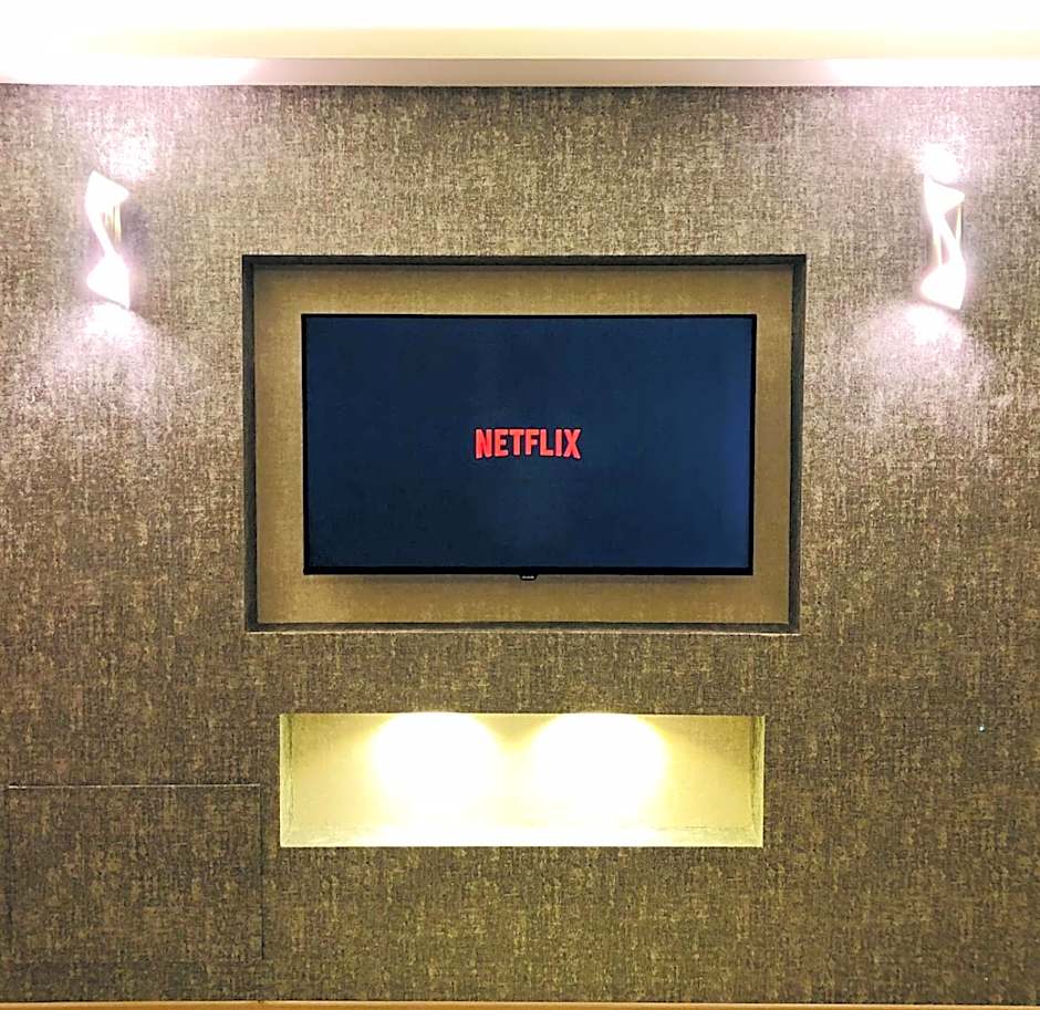 Le Luxe Suites Hotel