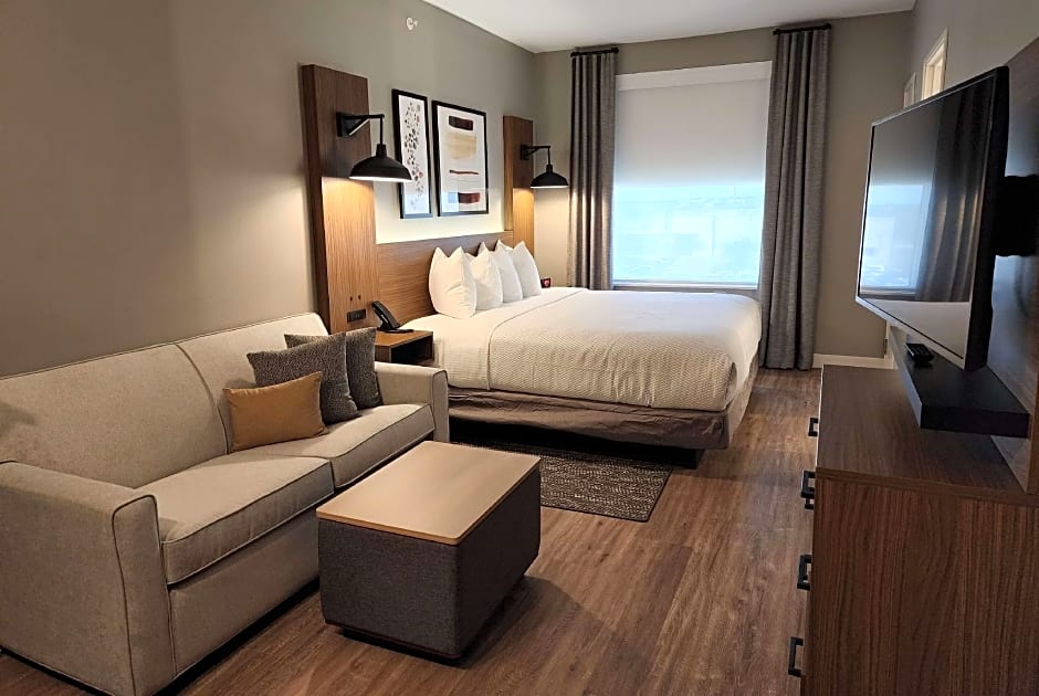 Photo 1 of 1 of 1 Bedroom 1 Queen Bed Suite, Mobility Accessible, Grab Bars, Bathtub