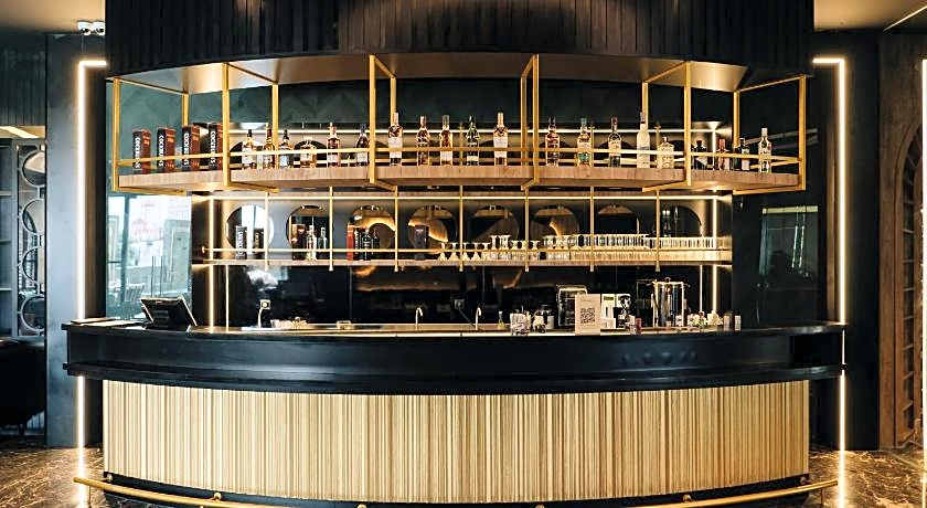 Grand Central Premier