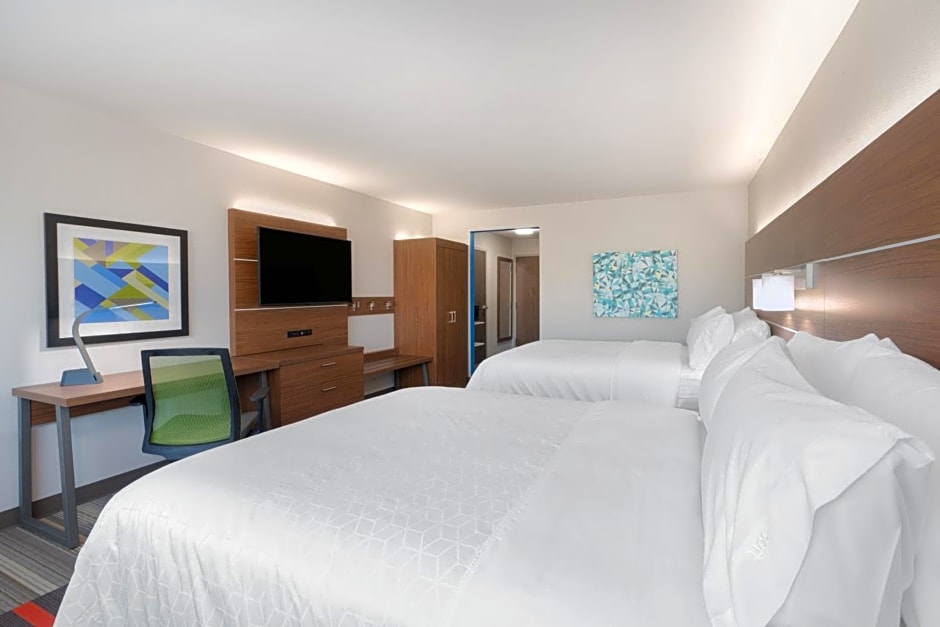 Holiday Inn Express and Suites Lake Havasu London Bridge