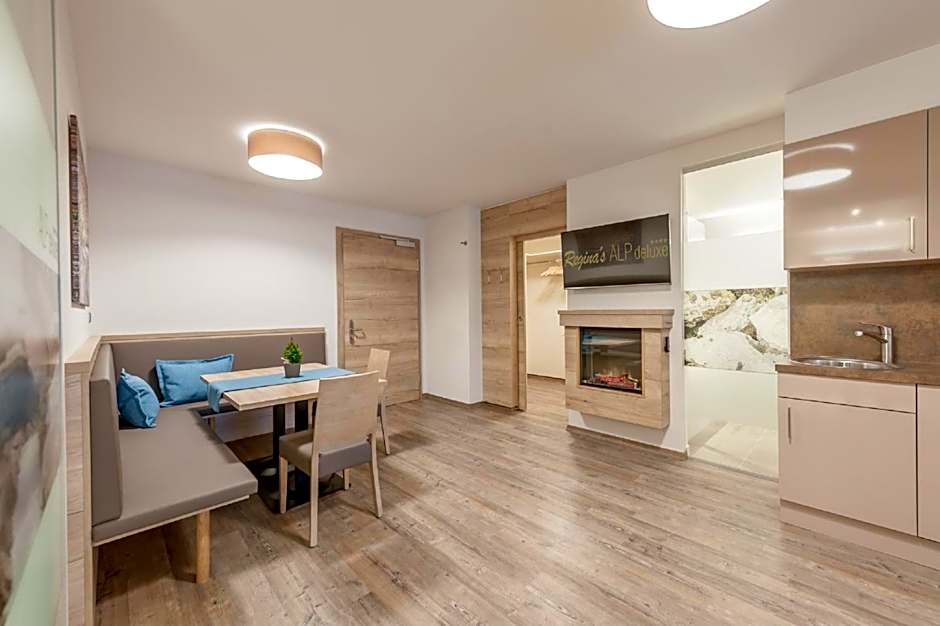 The Deluxe by Regina