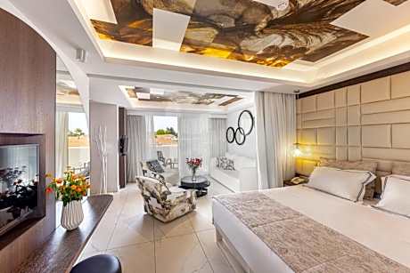 Deluxe Larger Suite