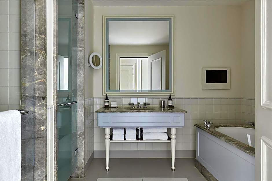 Waldorf Astoria By Hilton Amsterdam