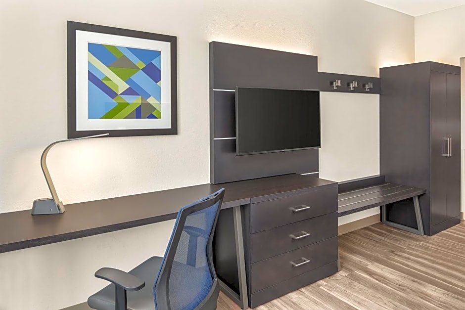 Holiday Inn Express & Suites - Hardeeville-Hilton Head by IHG