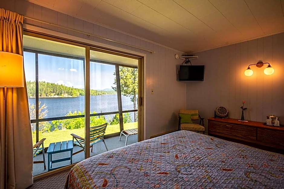 Sandy Point Motel