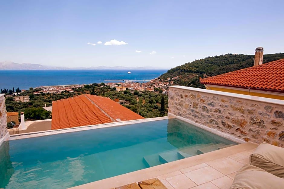 Mani Luxury Suites and Studios in Gytheio with Private Pools