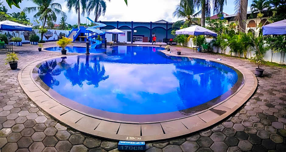 Mahkota Hotel Genteng