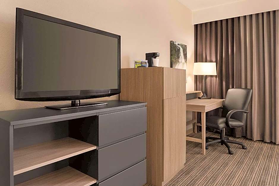 Country Inn & Suites by Radisson, Eagan, MN
