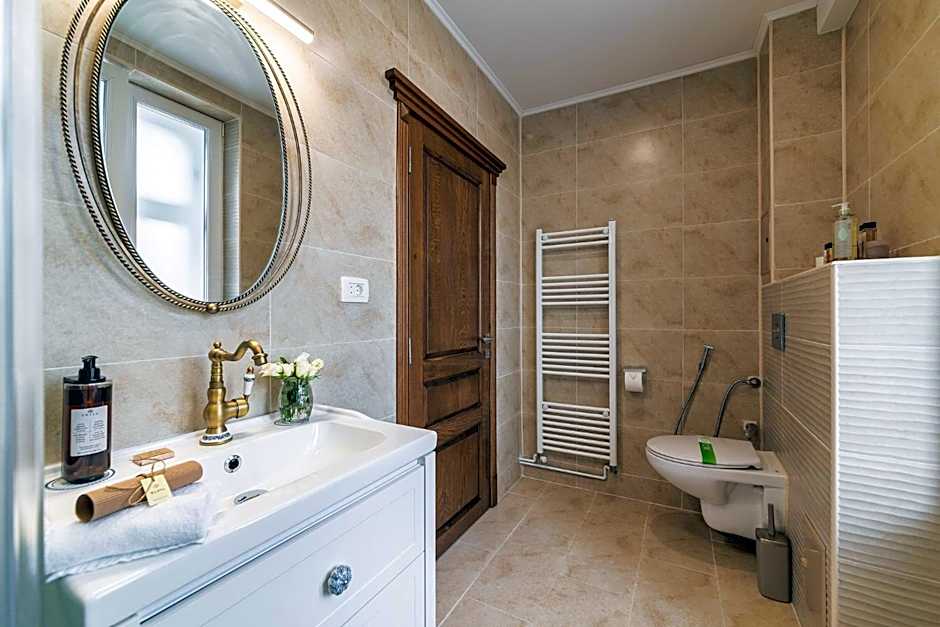 Nikolas Haus Premium Historic Center Stay & Free Parking