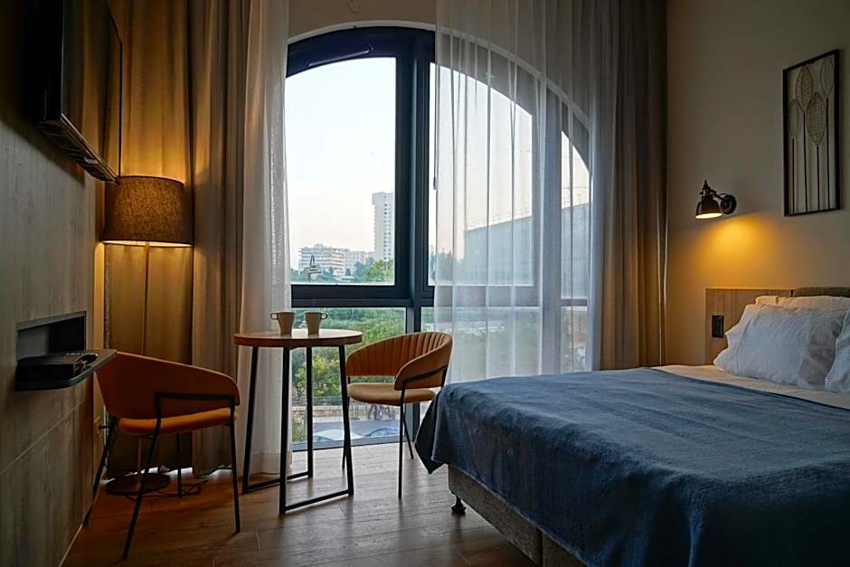 Apartique Hotel