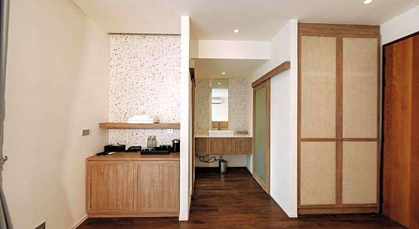 Shanti-Retreat Hotel