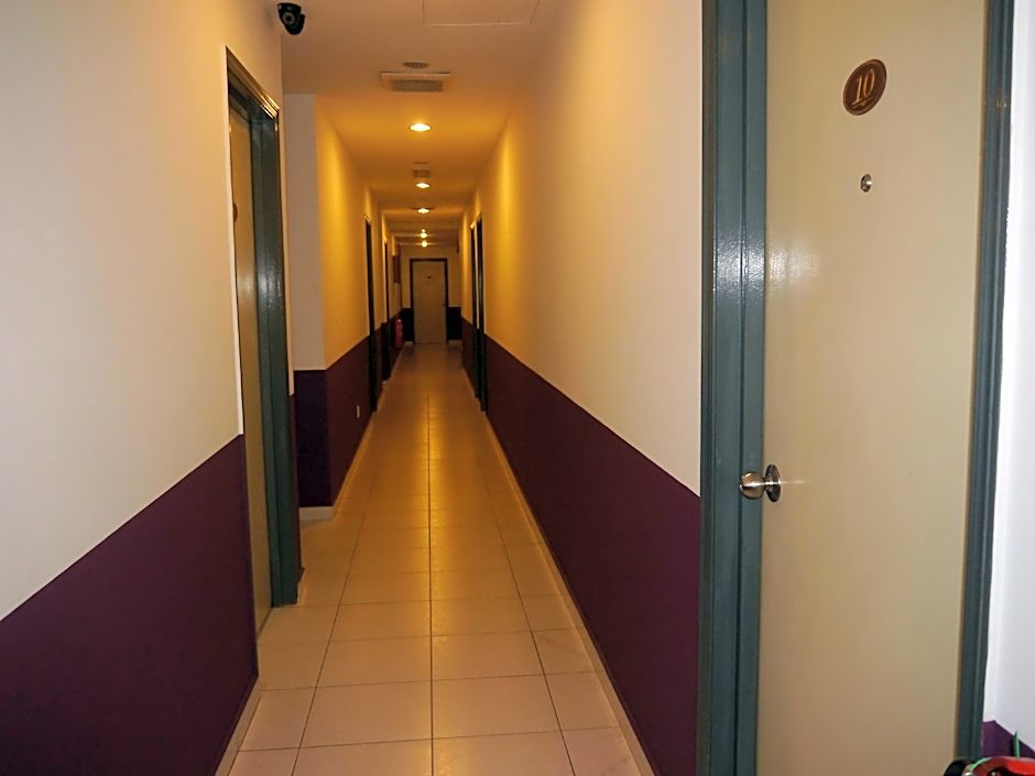 SR Inn Hotel Managed by Sun Inns