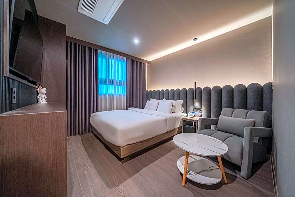 Gyeongju Poverta Hotel