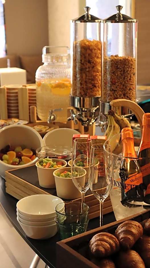 ALFIT HOTEL & BAR AKASAKA